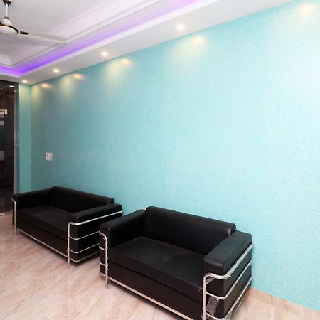 Oyo 25130 Hotel Royal Inn New Delhi Exterior foto