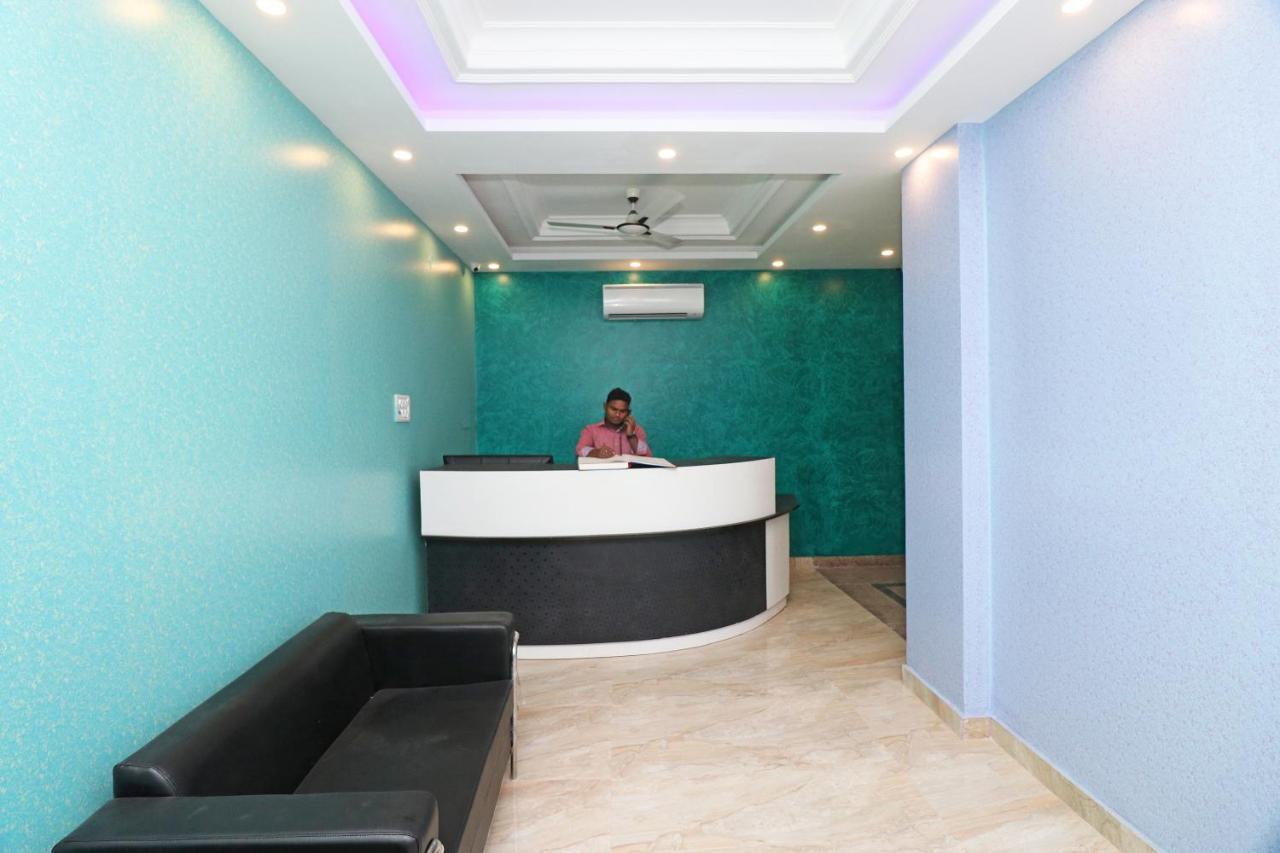 Oyo 25130 Hotel Royal Inn New Delhi Exterior foto