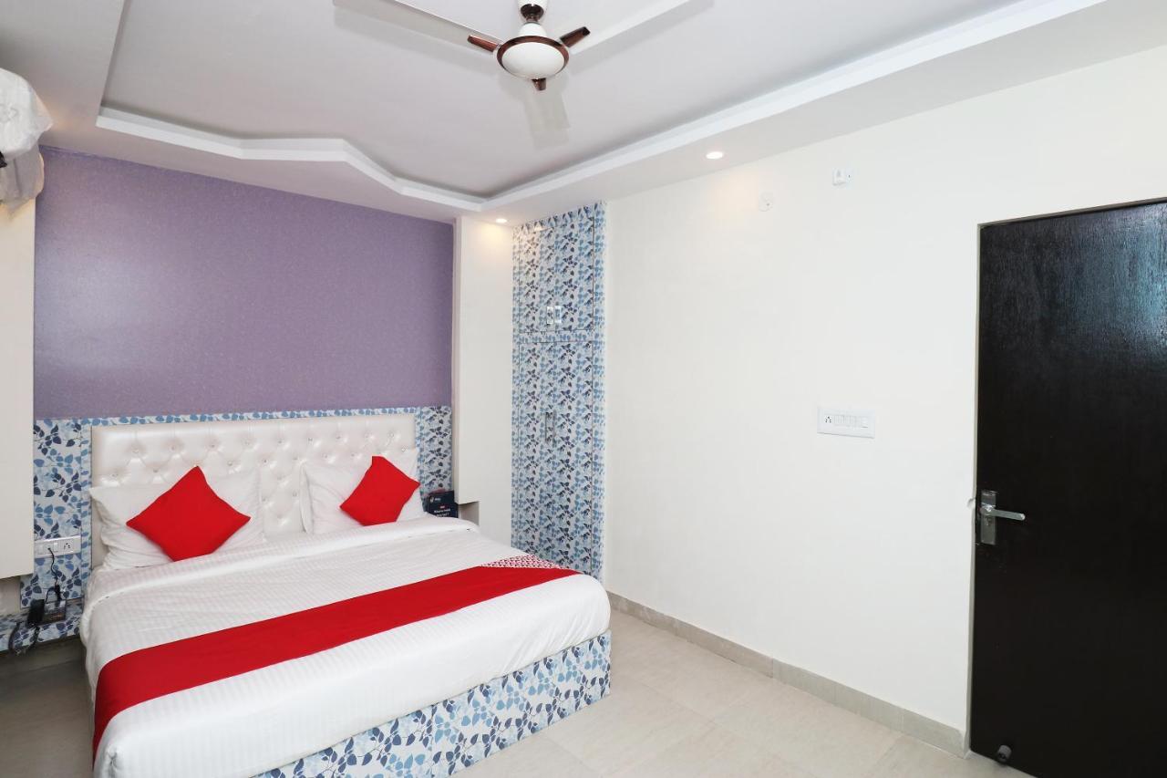 Oyo 25130 Hotel Royal Inn New Delhi Exterior foto