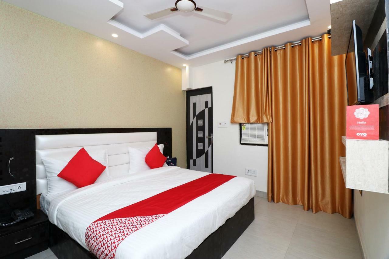 Oyo 25130 Hotel Royal Inn New Delhi Exterior foto